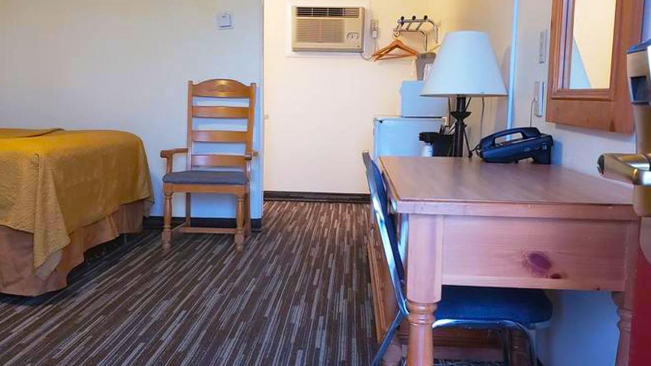 Western Motel Hardin Habitación foto